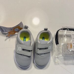 Kids Light Grey Slip-On Sneakers with Velcro -